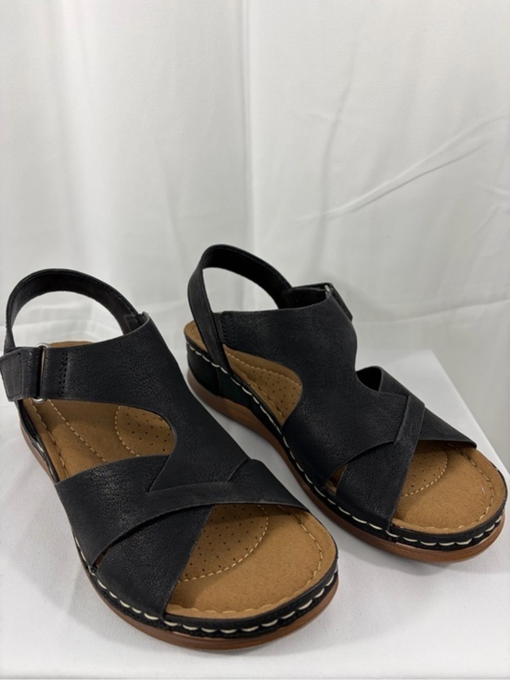 NWT Easy Street Women's Size 8.5 Black Comfort Wedge Sandals